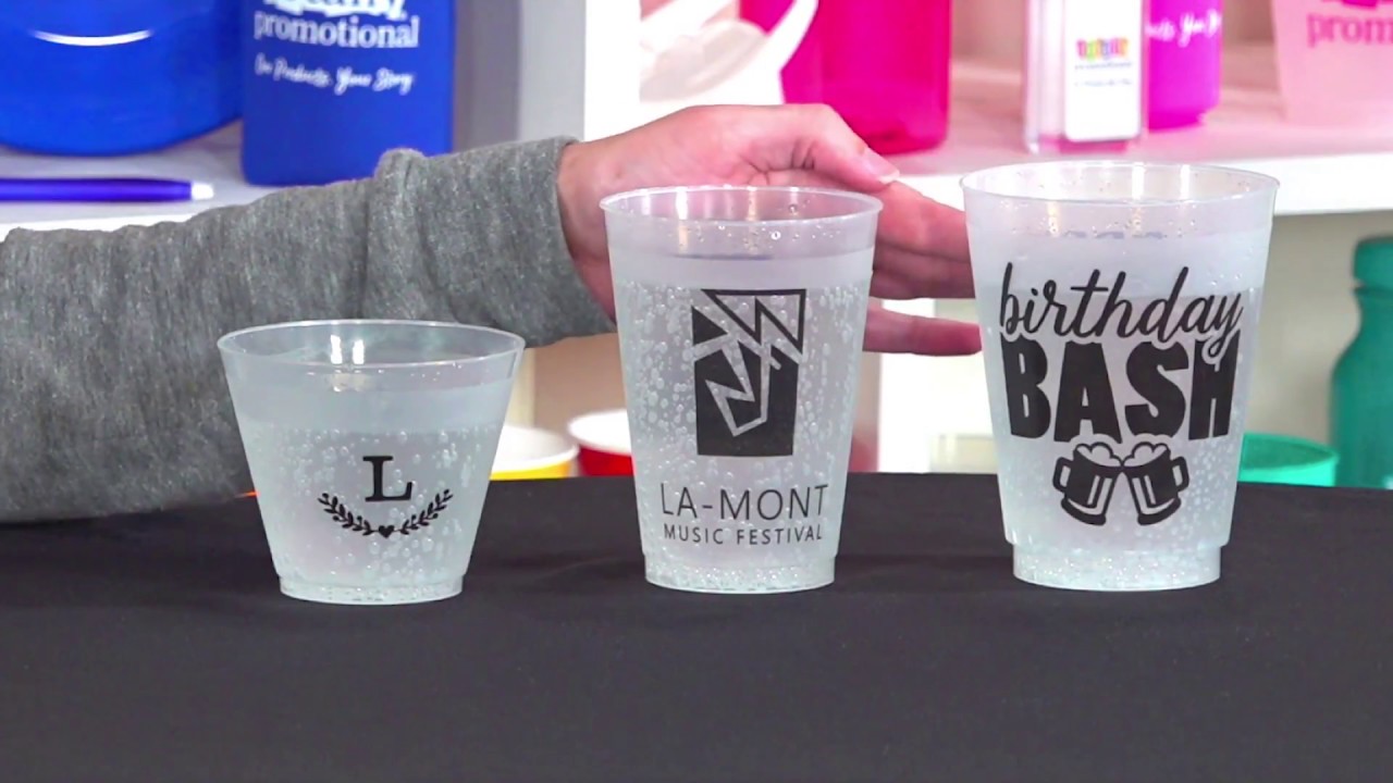 How to Personalize Plastic Cups for a Party