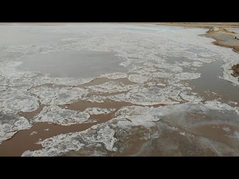 Ice floes delayed in yellow river due to warm temperatures