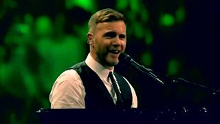 GARY BARLOW with a wonderful Piano Medley with Lyrics