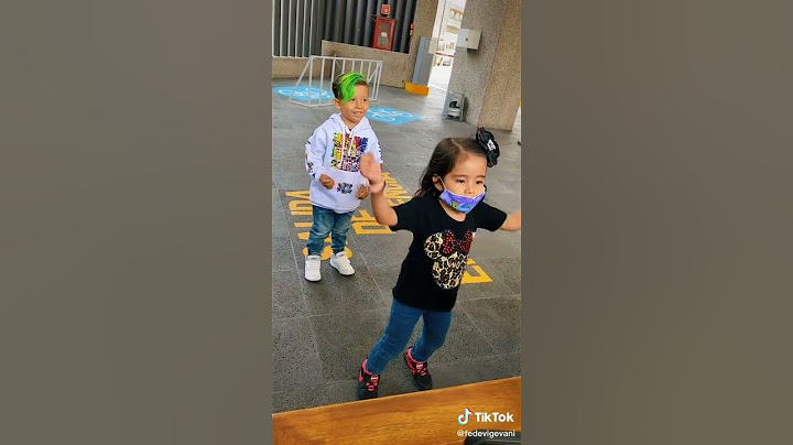 PICULINCITO OBSERVA A SU NOVIA LUISA MIENTRAS HACE TIK TOK 😍