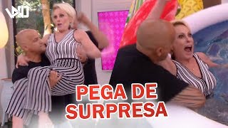 Ana Maria Braga é JOGADA de ROUPA na piscina, AO VIVO - LNO TV