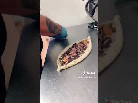 بيتزا شاورما لحم