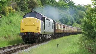 37263 leaving Bewdley 17th May 2024 by John Goodale 90 views 5 days ago 1 minute, 10 seconds