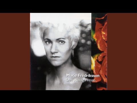 Watch the video for Vem tror du att du ár
