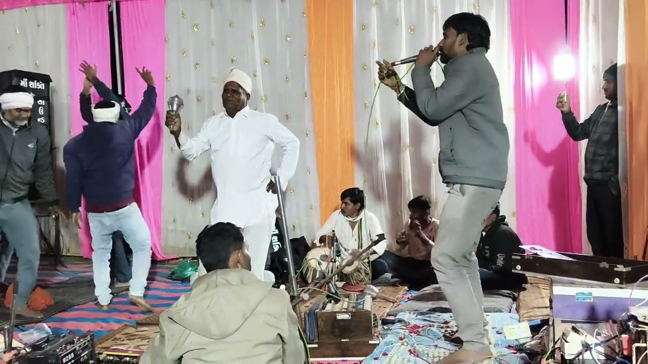 આવી રૂડી ભક્તિ કરવા કઈ મળે સંતો ભાયો