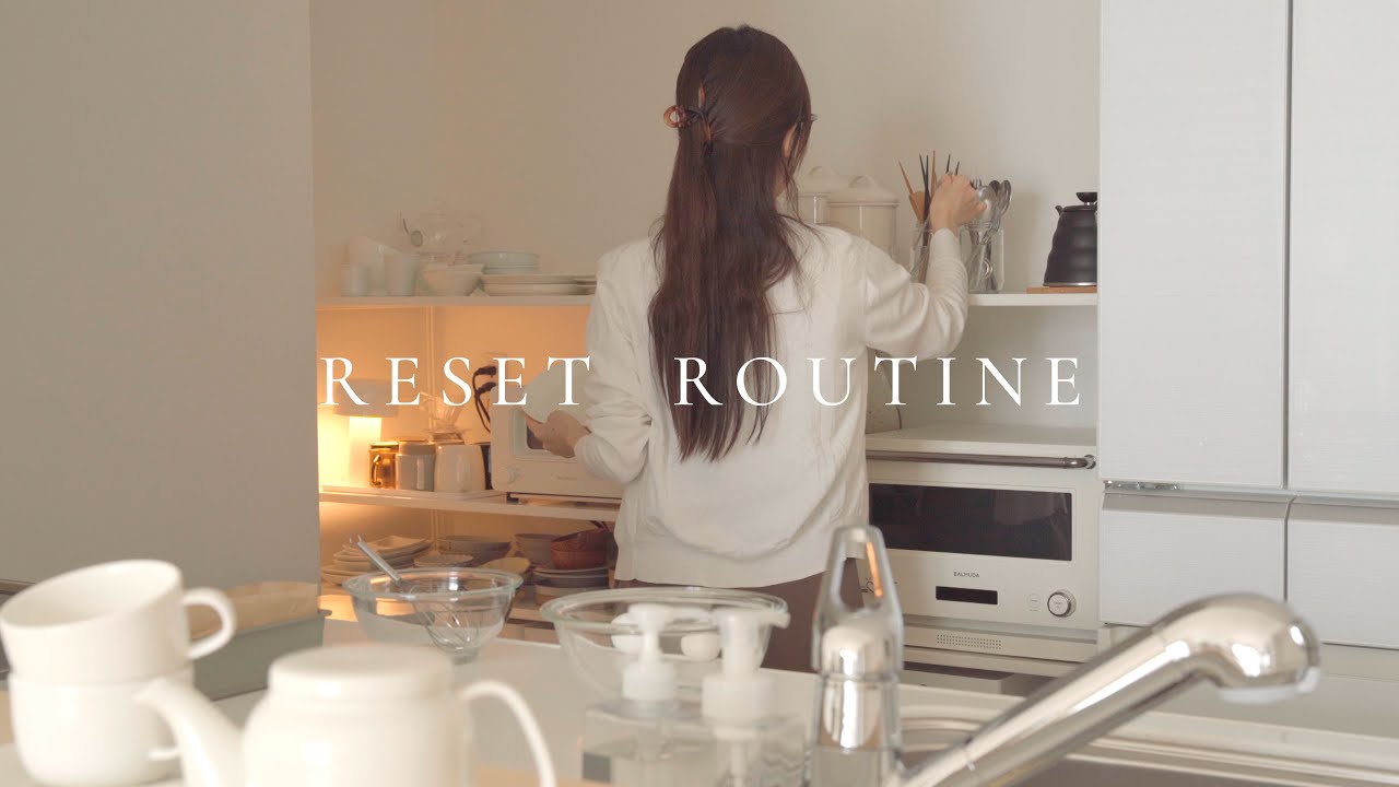 Регулярная уборка кухни | Как управлять домашними финансами и сократить количество отходов ✏️