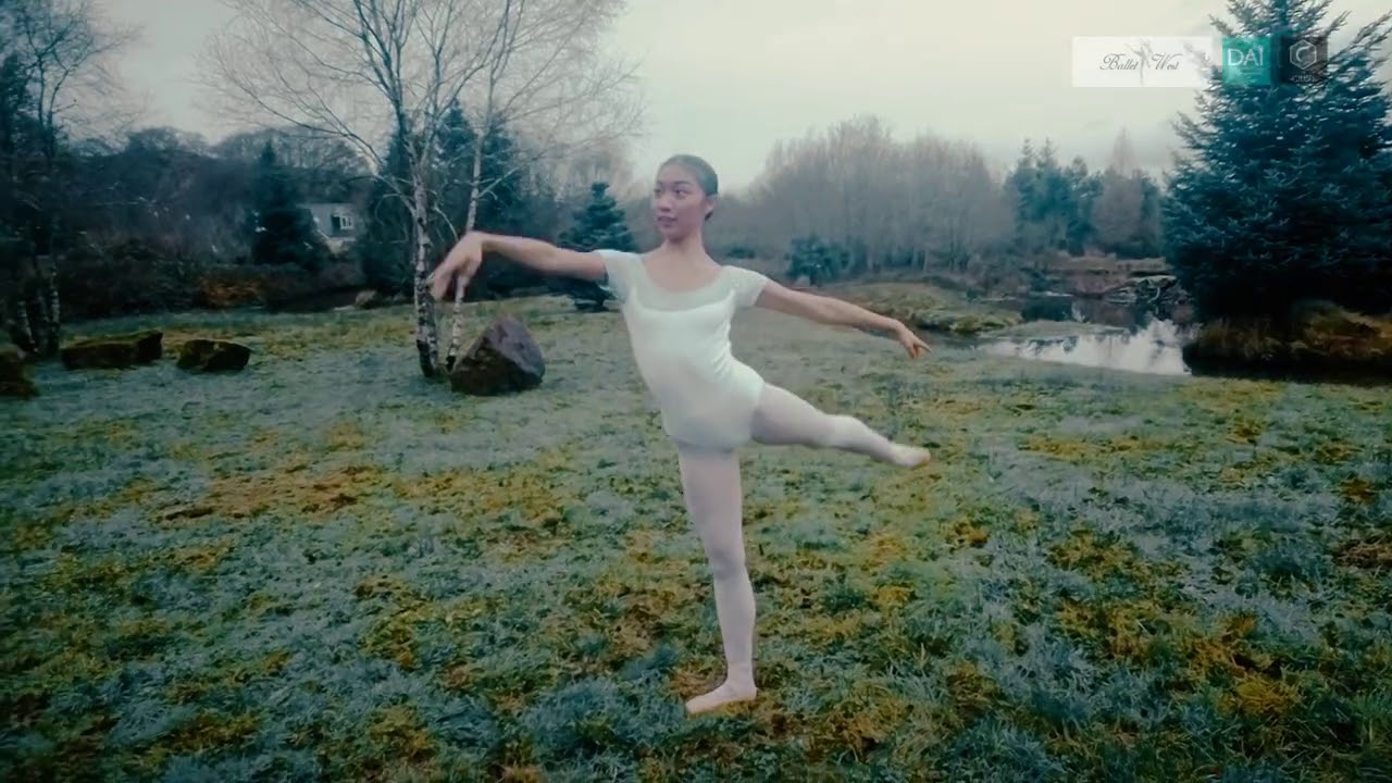 Beautiful ballet dancers in the majestic Scottish highlands argyll and bute ハット