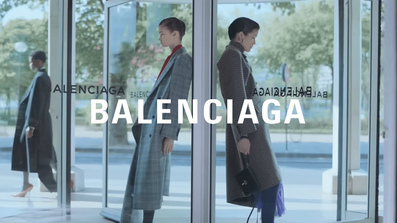 BALENCIAGA WINTER 22 CAMPAIGN - Numéro Netherlands