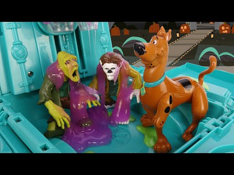 Hunting Zombies on HALLOWEEN 🎃 with Slime
