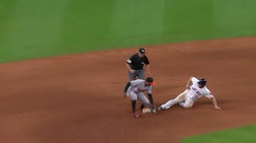 BAL@HOU: Gattis doubles to left field, call confirmed