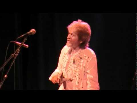 Jon Anderson To The Runner Somerville Theater 04 23 2011