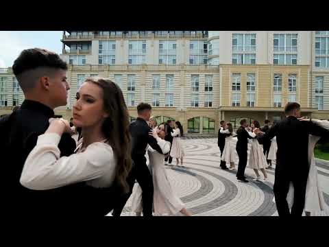 Неймовірний шкільний випускний вальс 2024