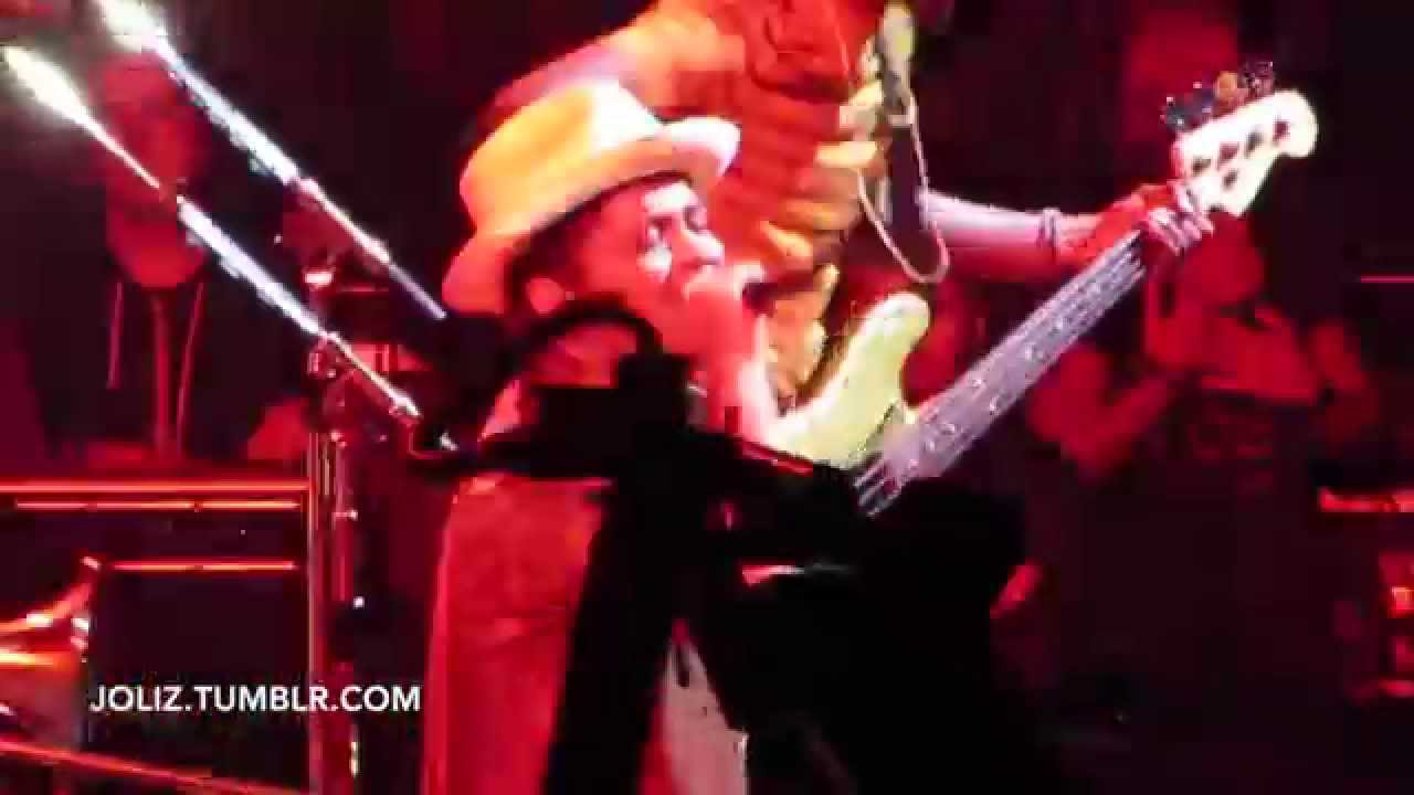 Bruno Mars - Moonshine (MSG 7/14)