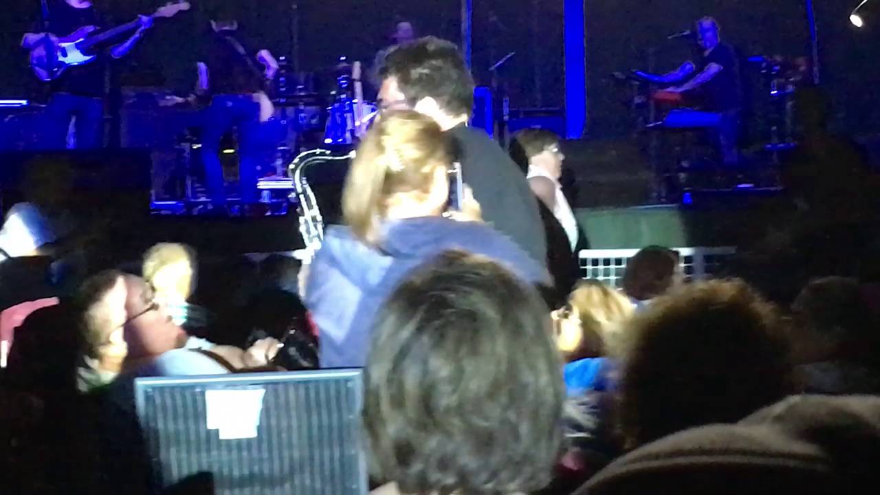 Tramps Like Us - Dancing In The Dark