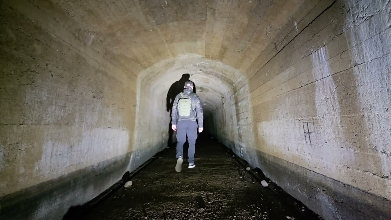 Der Luftschutzstollen (Vergessen unter dem Berg)