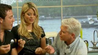 Gino D'Acampo with Holly Willoughby - This Morning - 8th June 2010