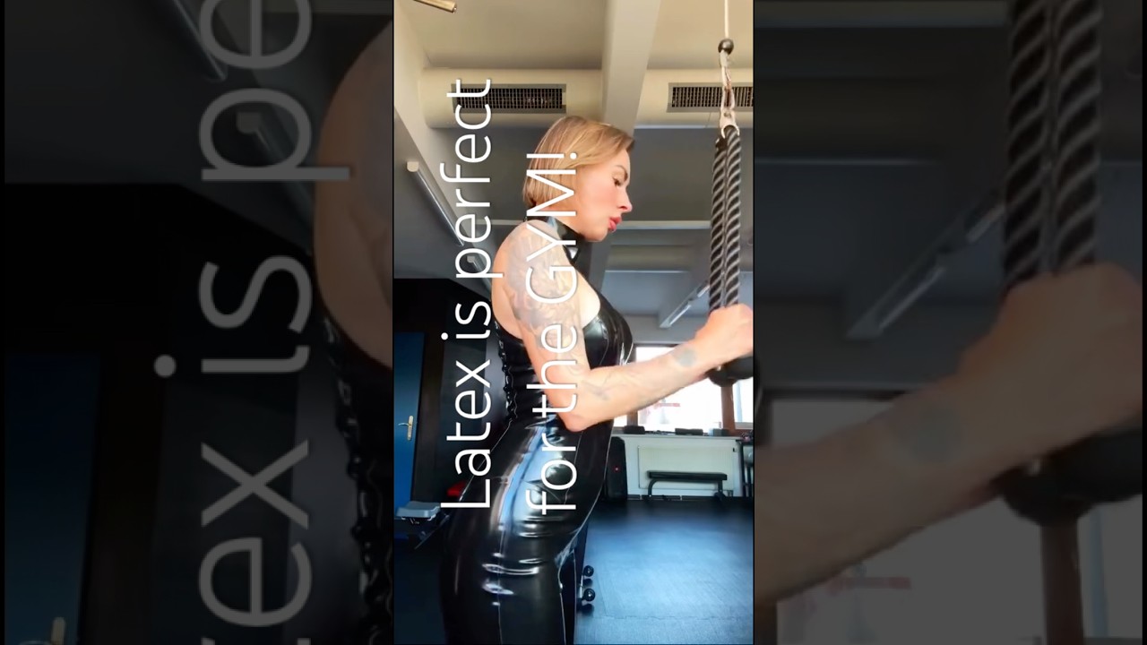 Ms Malena wears latex in the gym (follow her!) #latexmodel #latexgirl #gymworkout #gymoutfit