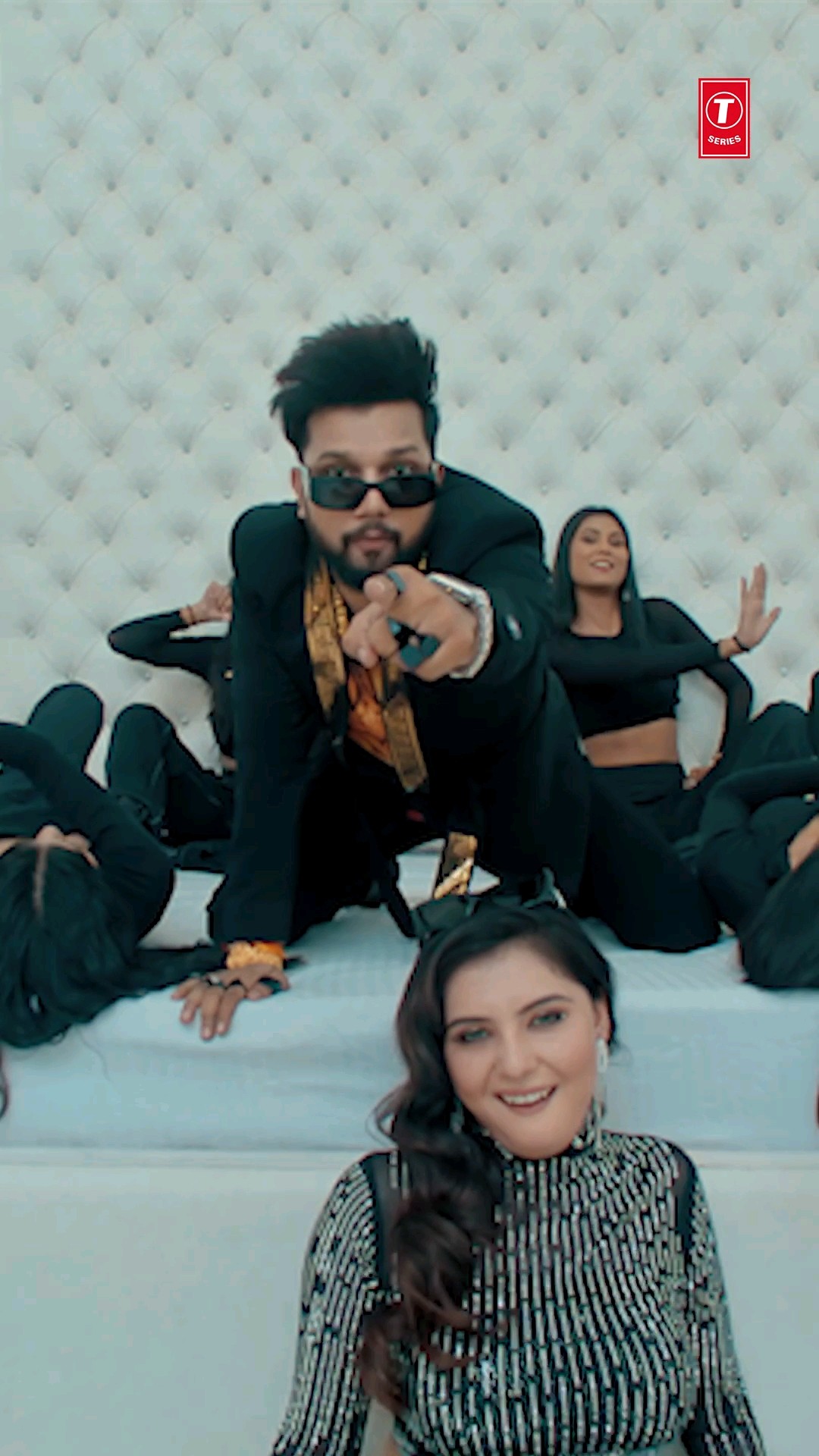 #ytshorts - #Neelkamal Singh | कमर UP कमर Down | Ft. #Shrishti Uttrakhandi | Bhojpuri New Song 2024