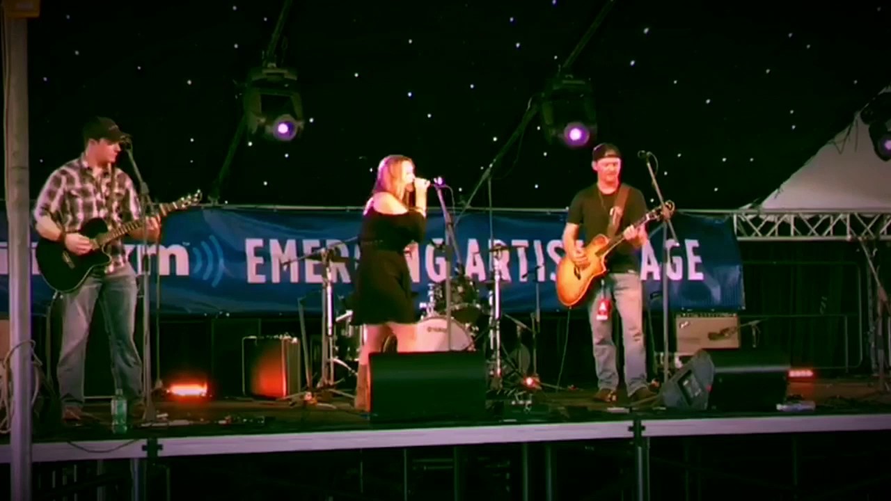 Amanda Riley Fans Amanda Riley - Live @ CBMF (fan video) - YouTube