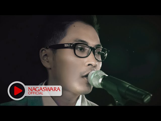 Kerispatih - Lihat Hatiku (Official Music Video NAGASWARA) #music class=