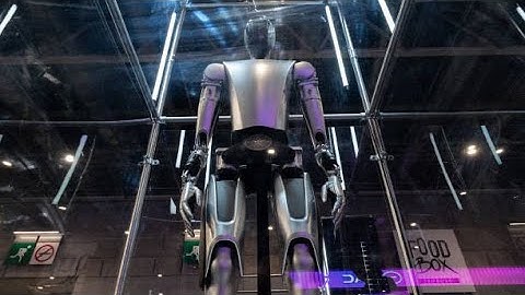 Elon Musk Says There will be more robots than people by 2040
