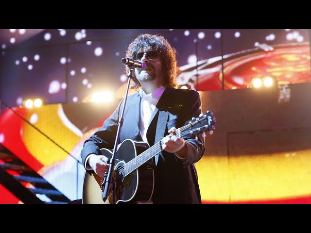 4K ELO Strange Magic JEFF LYNNE'S u0026 ELECTRIC LIGHT ORCHESTRA  Live in London class=