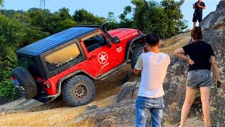 Demonstration Of Extreme Off Road Driving Skills | Jeep Wrangler Rubicon 3.8L V6 Vs Baw Bj212 2.5L