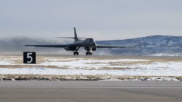 Stunning Video of B-1B Lancer US Air Force • TakeOff and Landing