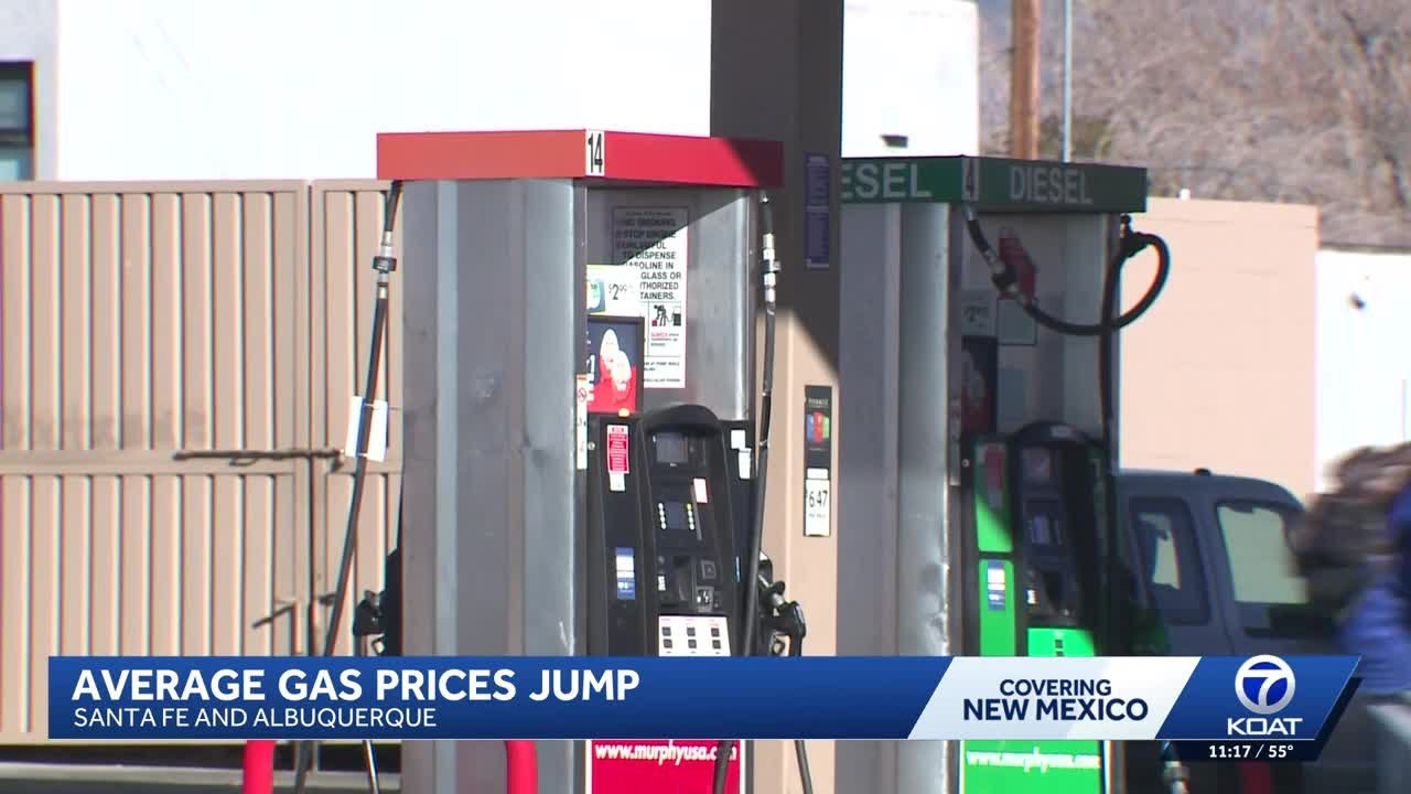 Gas prices rise ahead of Christmas holiday travel - YouTube