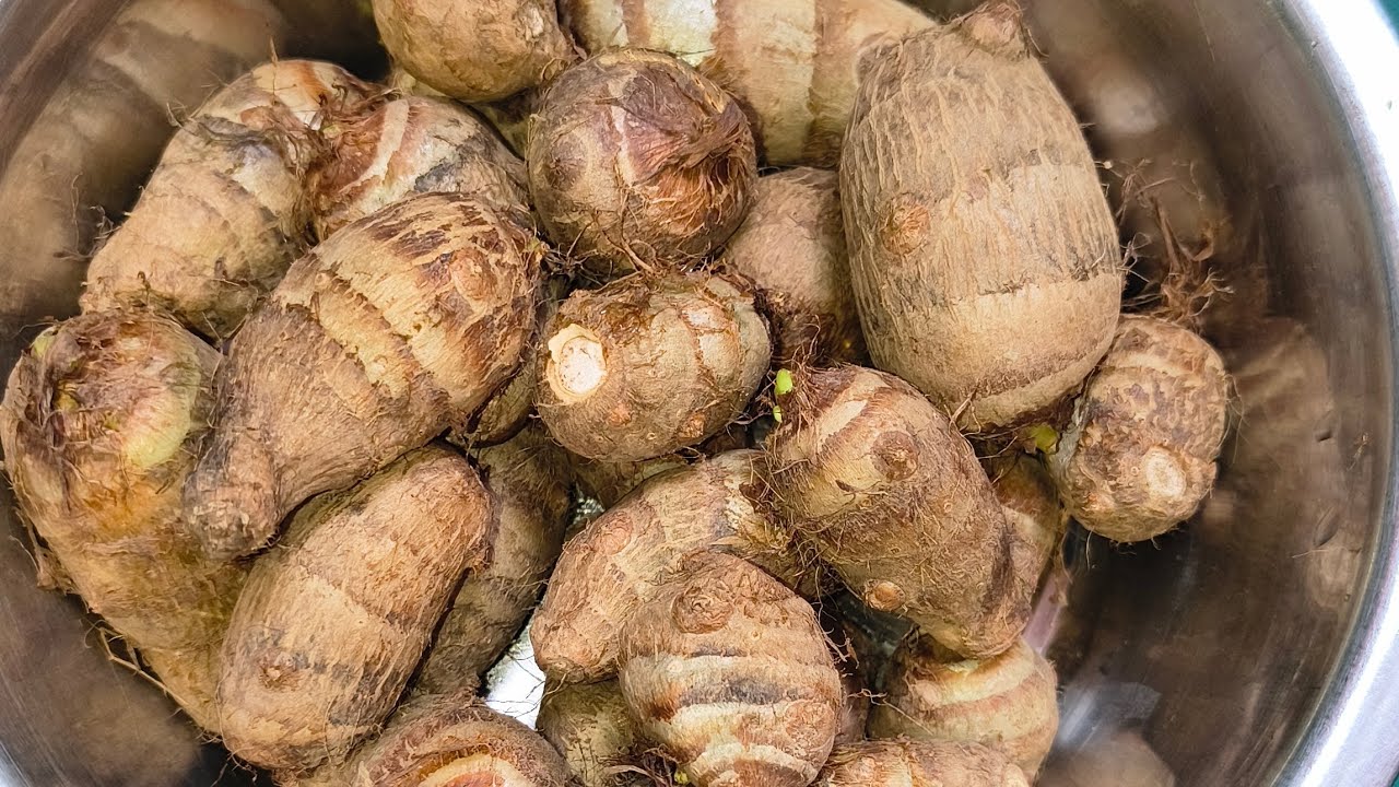 Kachurmukhi diye machhar jhol recipe !! Bengoli style re