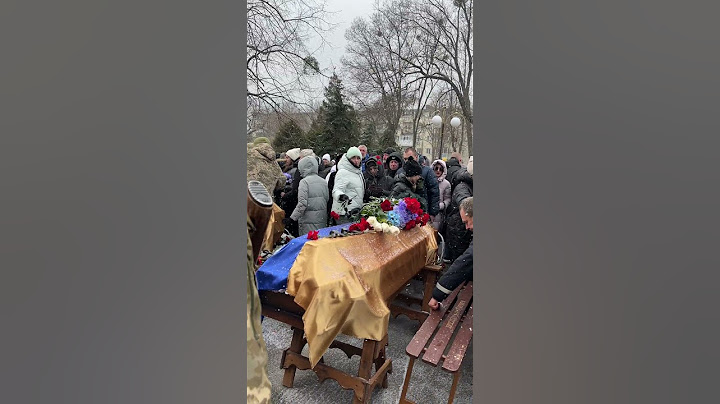 Рідні прощаються із сімома загиблими внаслідок обстрілу у Полтаві