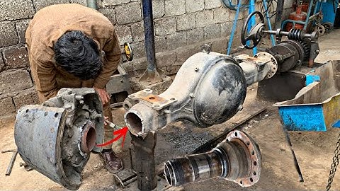 The Rear Spindle of the Truck Broken on the Way, The Truck was Brought to the shop and Repair it