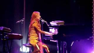 Tori Amos - Carbon clip- Washington DC 8/1/09