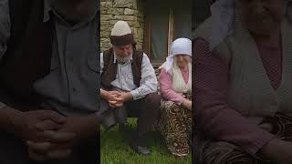 Trimat nuk kursejnë kurgja prej vetit, veç me lanë brezin e ri në liri e rehati. Trimat nuk kursejnë kurgja prej vetit, veç me lanë brezin e ri në liri e rehati.