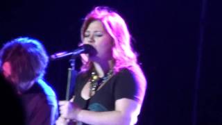 Video thumbnail of "Kelly Clarkson - Walking After Midnight (Allegan)"