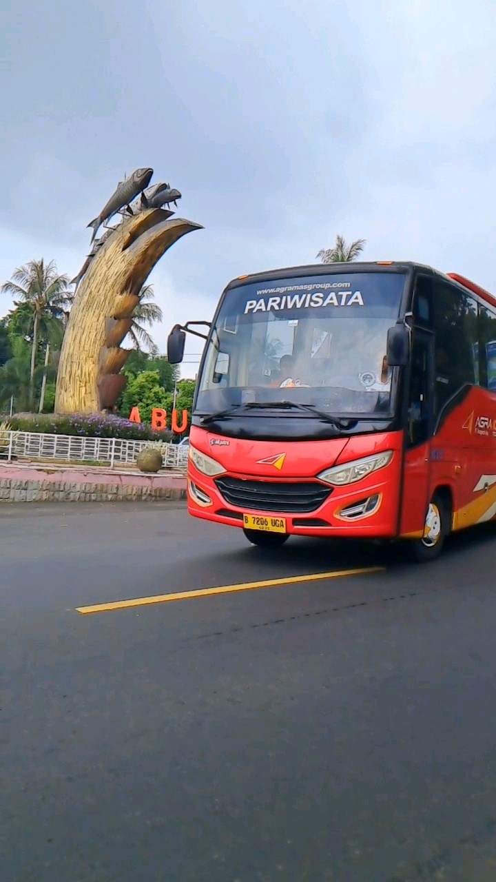 Pariwisata Kuningan: Menjelajahi Destinasi Menawan dengan Armada PO Bus yang Handal