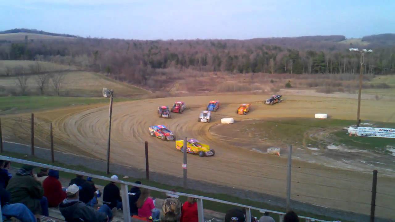 1st heat Woodhull Raceway. YouTube