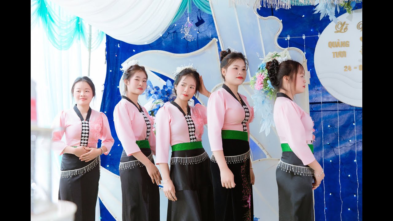 ĐỘI MÚA BẢN HIỂM LẰN MỪNG LỀ VU QUY QUÀNG TƯƠI & MẠNH CƯỜNG