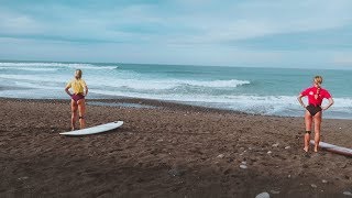 Русские девчонки катают на серфе на Бали. Красотки!!!  SurfJam 2018