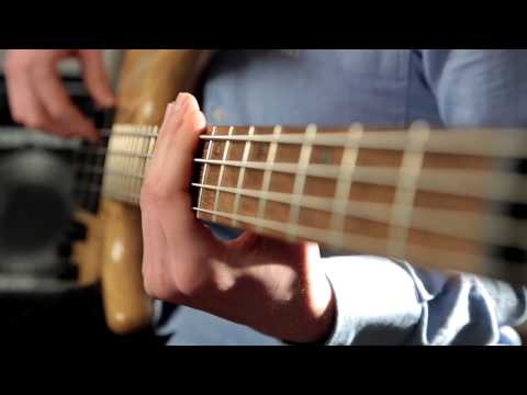 bass-expo-2014:-bass-guitar-root-notes