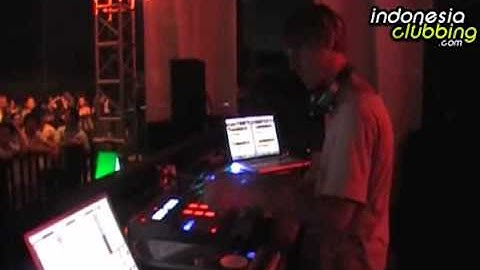 Richie Hawtin playing at the Godskitchen Fest Jakarta 2009