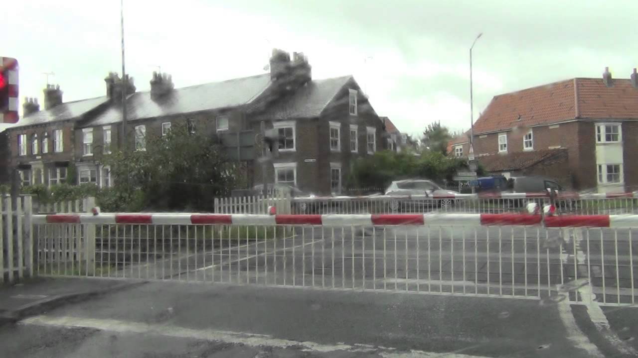 Driffield Station Level Crossing - YouTube