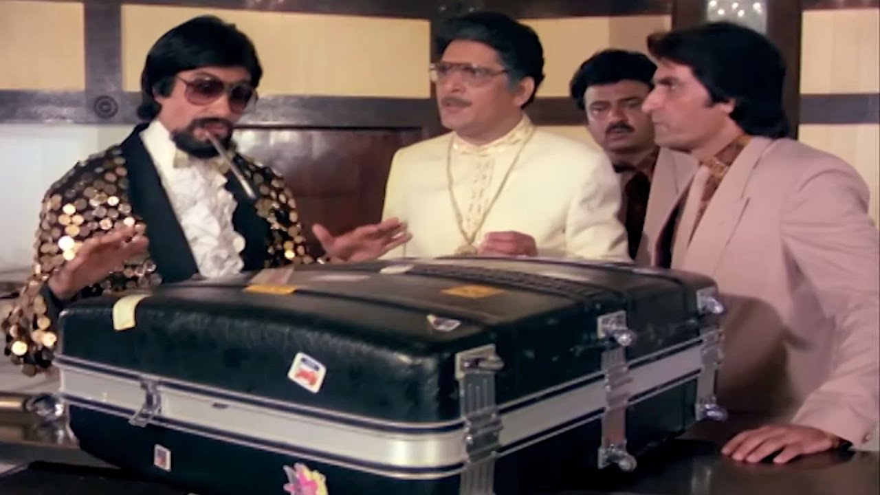 ये बक्सा फटेगा तो सबको लेके उड़ेगा - Amitabh Bachchan Action Scene - Meenakshi Seshadri - Toofan