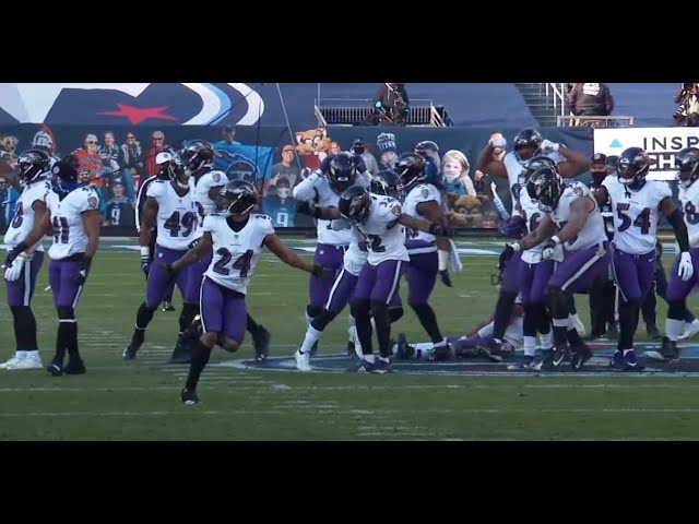 Raiders lineman finds scissors in the middle of field vs. Chiefs