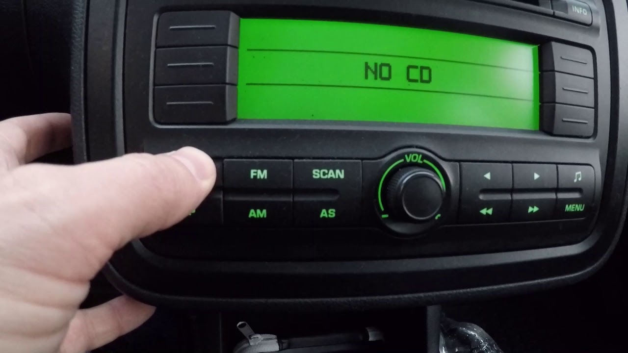 How to use Aux-in with Skoda Fabia and Roomster "Dance" audio system -  YouTube