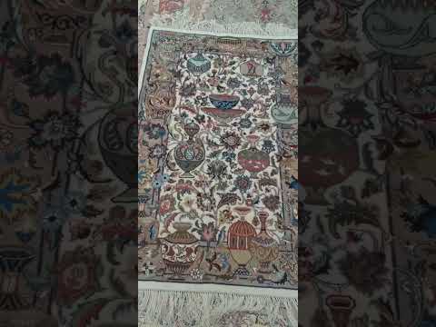 قالیچه ذرع و نیم دستباف طرح زیرخاکی گل ابریشم