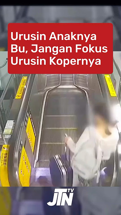 Momen Ibu Ini Fokus ke Koper Bukan Anaknya Ketika di Eskalator