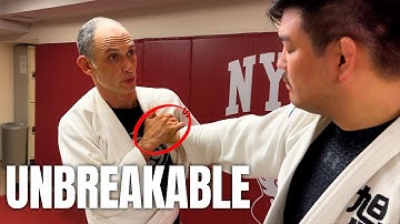 De judotruc om je handgrepen onbreekbaar te laten voelen