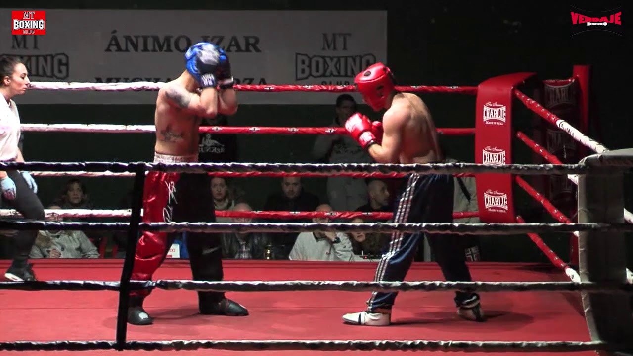 Final Campeonatos de Bizkaia Full Contac Jagoba Lopez vs Iñigo Medrano boxwood wreath