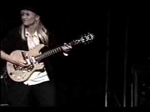 Jeff Beck & Jennifer Batten - Led Boots